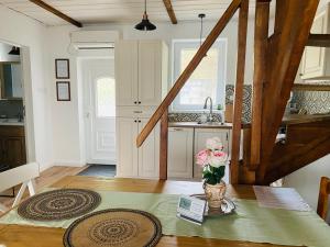 Lagom Apartment and Guest House