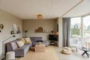 Harbour Villa in Heeg for 6 Guests with Private Dock & Waterfront Terrace