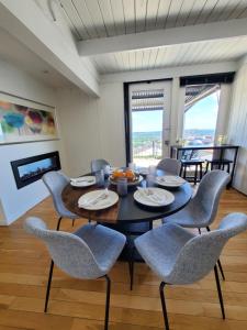 Luxe Mt Adams Lookout