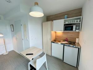 We Live In R - Suite 401