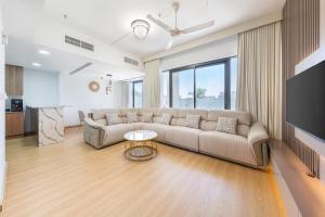 Modern 3BR Villa with Garden & Office -Town Square - Vily, Dubaj