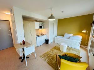 We Live In R - Suite 302