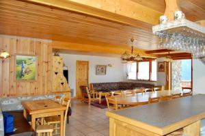 Chalets Casa-Tour du Merle N° 2 : photos des chambres