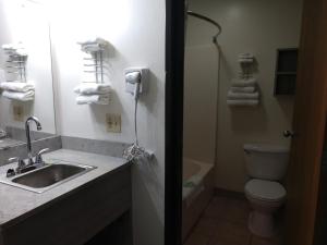 Queen Bed - Annex Building room in Bearcat Inn and Suites