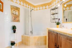 Villas Casa-Manon grande maison de vacances avec piscine : photos des chambres