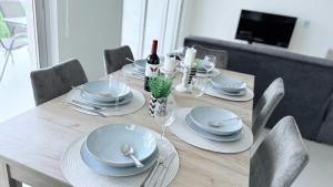 Too Coool Apartment Mythical Seas 5