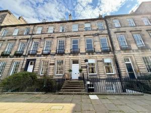 New Town luxury 1 bed apartment