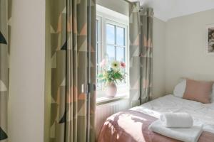 3 Bed HotTub House Donington EMA