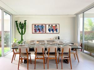 Luxo pé na areia com piscina e jacuzzi - 6 suítes