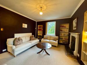 Mid Cottage at Powis House Estate