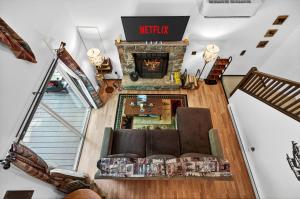 Hideout Pocono Chalet