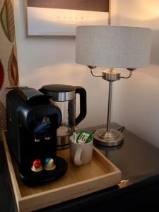 Stylish Double Room - Shared Bathroom - No Kitchen