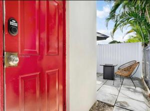 HOT TUB and Washer & Dryer in Unit