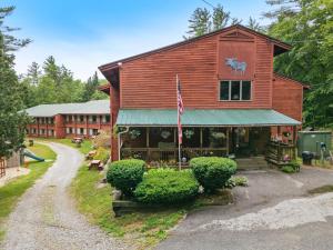 Evergreen Valley Inn