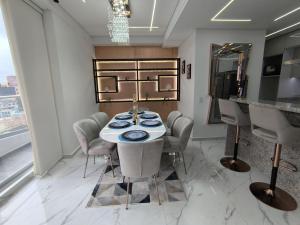 Apartamento Duplex amoblado, Edificio Asturiano - 601