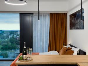 URBAN APARTMENTS Global SkyLine - 23rd Floor No 8 - Air Condition - Free Garage