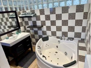 Appartement place aux aires en plein centre historique de Grasse