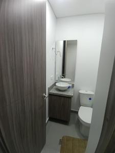 Apartamento amoblado, Edificio Avanzzare T1-304