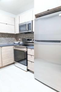 AQUA Villas Del Mar Apt 4 - 2BR Beachside Escape with Walkable Dining