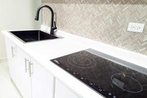 AQUA Villas Del Mar Apt 7 - 1BR Coastal Getaway by the Beach