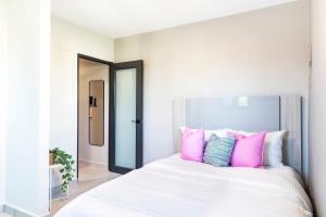 AQUA Villas Del Mar Apt 7 - 1BR Coastal Getaway by the Beach