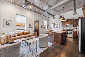 Quiet Downtown Loft - Walk to Dining and Coffee