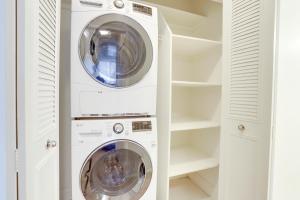 Bright Apt - Gym Access & Great Location