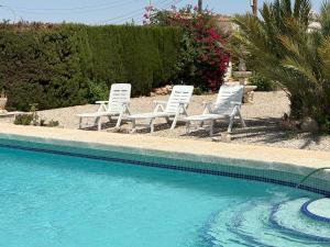 Ideal pool chalet WBR