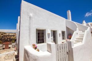 Skyline Villa Santorini Greece