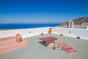 Skyline Villa Santorini Greece