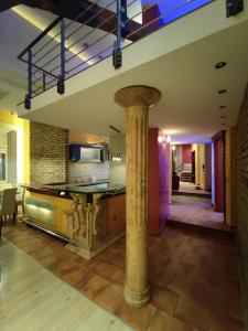 Noir Royale - Modern, Luxury, 3-level apartment