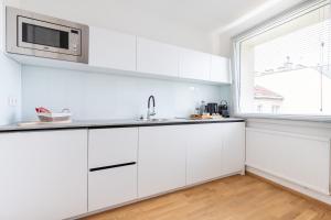 Modern 1BR Vienna Getaway near tram