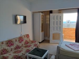 Studio Roof 150 sea view fully equipped green beach