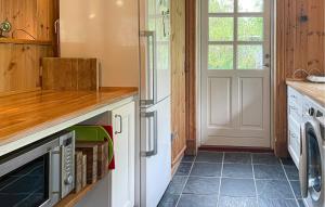 Cozy Home In Sjællands Odde With Wifi