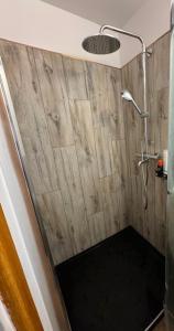 Charming Forest Home near Warsaw