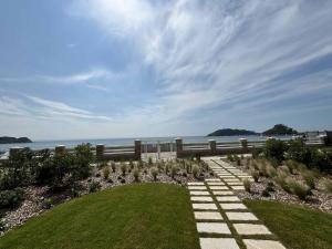 Milliau T2 piscine et vue mer - 4-star hotels in Trébeurden