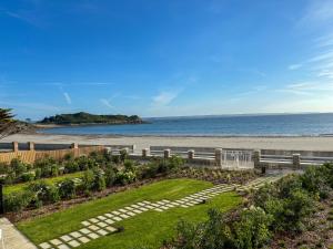 Appartements Brehat T3 acces plage piscine et vue mer : photos des chambres