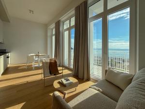 Le castel T2 piscine et vue mer plage