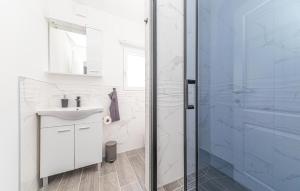 1 Bedroom Nice Apartment In Stanici