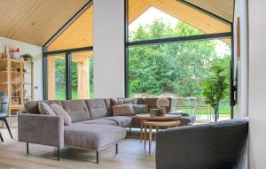 Cozy Home In Glesborg With Sauna