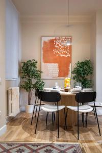 Classic 3BR Loft Overlooking Cismigiu Gardens, Two bathrooms, Balconies