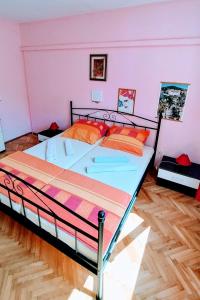 Apartments by the sea Jelsa, Hvar - 8747