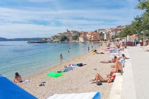 Apartments with parking space Igrane, Makarska - 13535