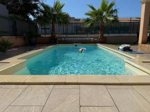 Maisons de vacances Charming ground floor house with pool : photos des chambres