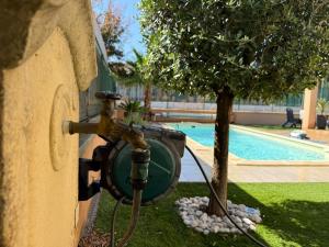 Maisons de vacances Charming ground floor house with pool : photos des chambres