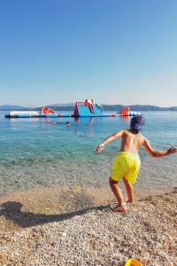 Apartments by the sea Igrane, Makarska - 21577