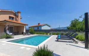 3 Bedroom Nice Home In Krsan