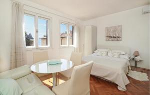 Nice Apartment In Lovran With Wifi