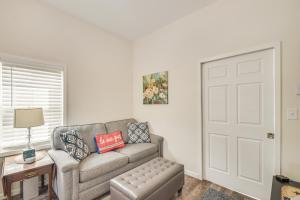 Mississippi River Retreat w Views: Walk to Water