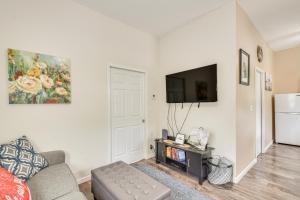 Mississippi River Retreat w Views: Walk to Water